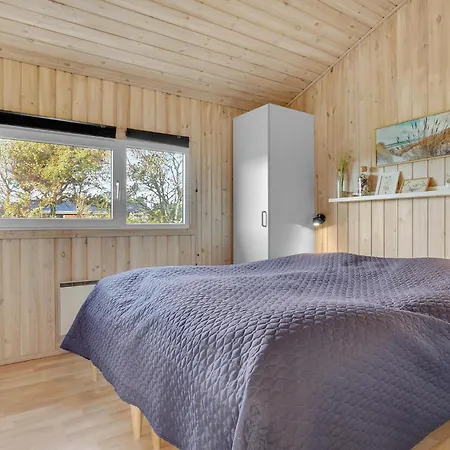 Semesterbostad Stunning In Hjorring With Sauna