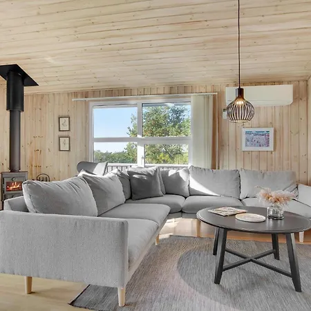 Stunning In Hjorring With Sauna Semesterbostad *