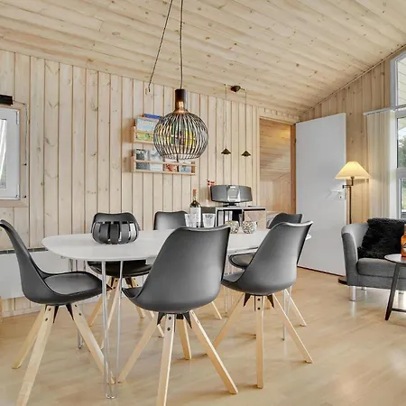 Semesterbostad Stunning In Hjorring With Sauna